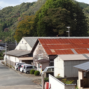 こんにゃく糊付け加工風景